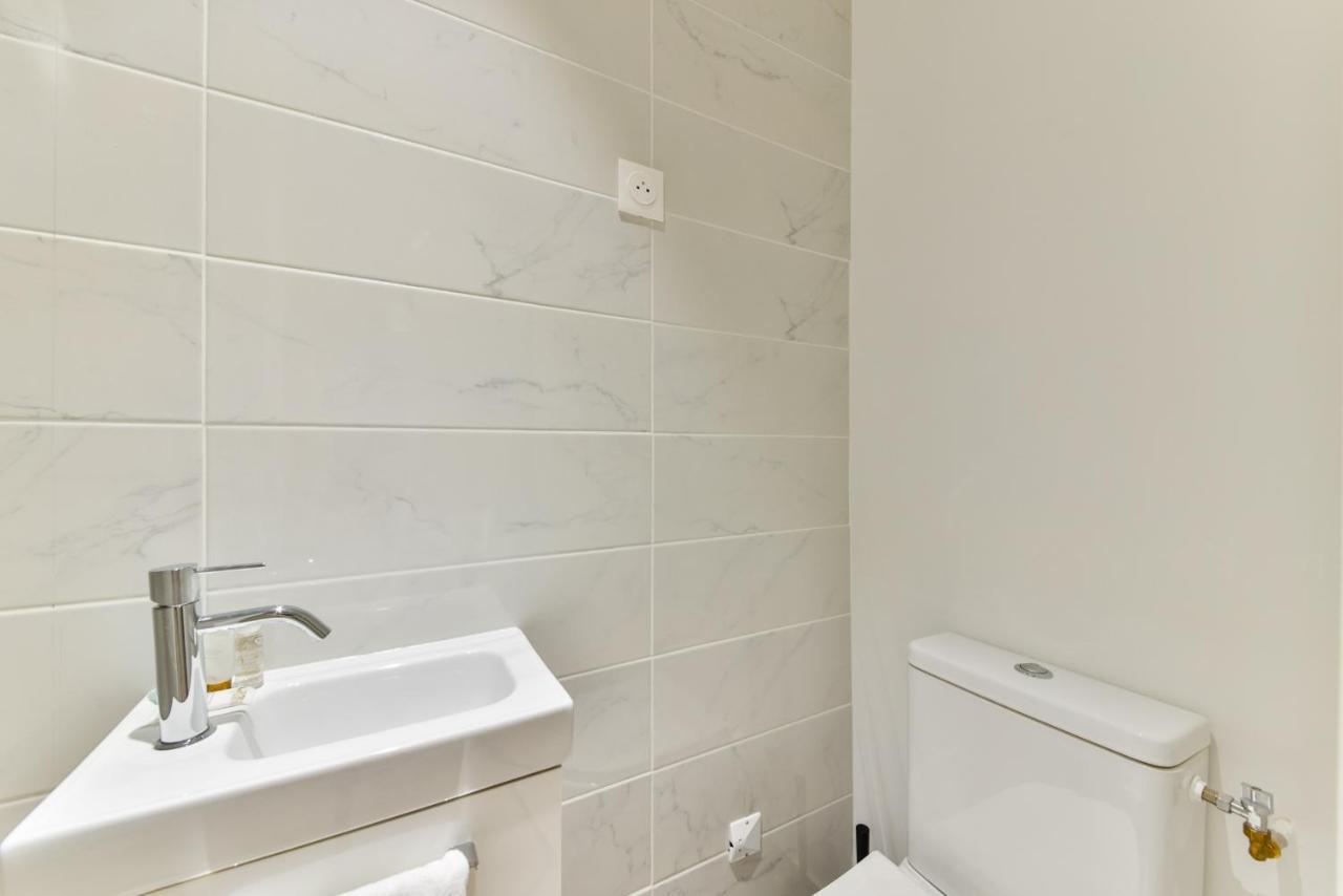 Appartement Luxury New Studio 2pers/champs Elysees/ar Parijs
